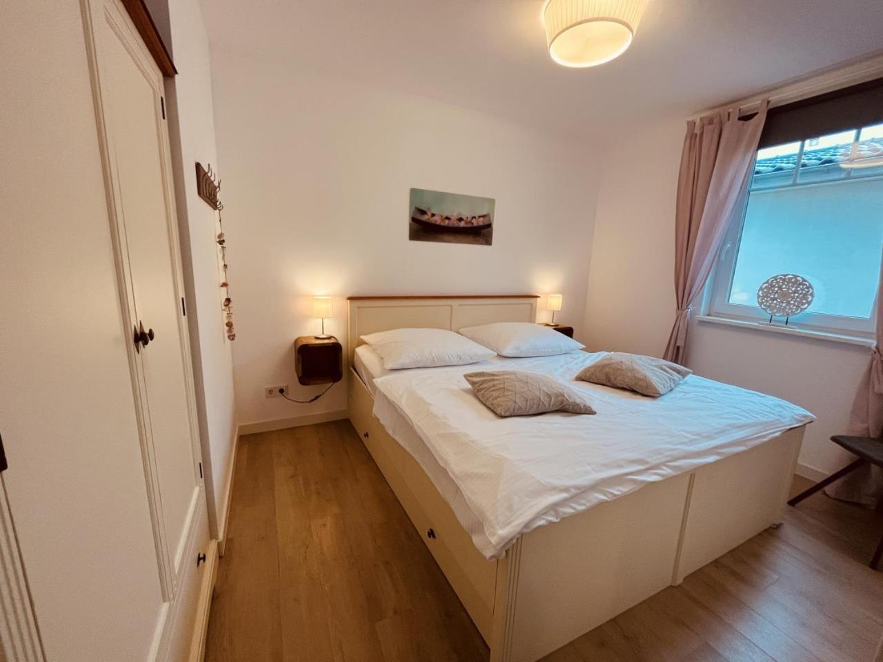 Ferienwohnung Asia In Борн Экстерьер фото